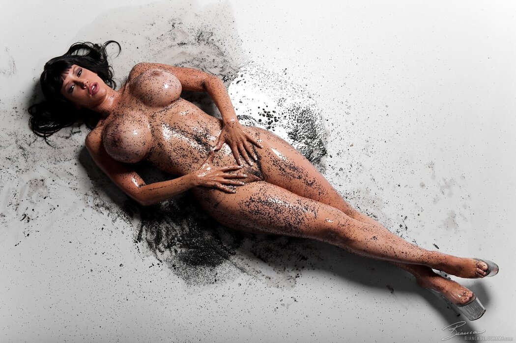 Bianca Gascoigne Nude