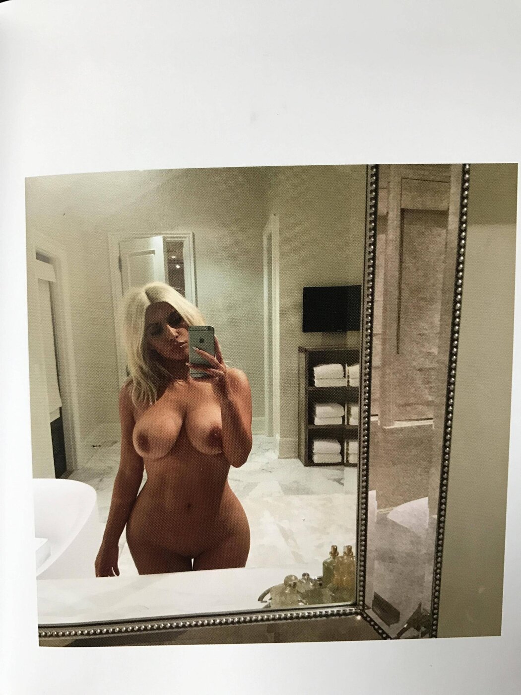 Kim Kardashian Nude