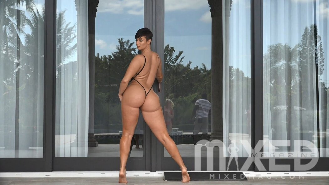 Zahra Elise Nude
