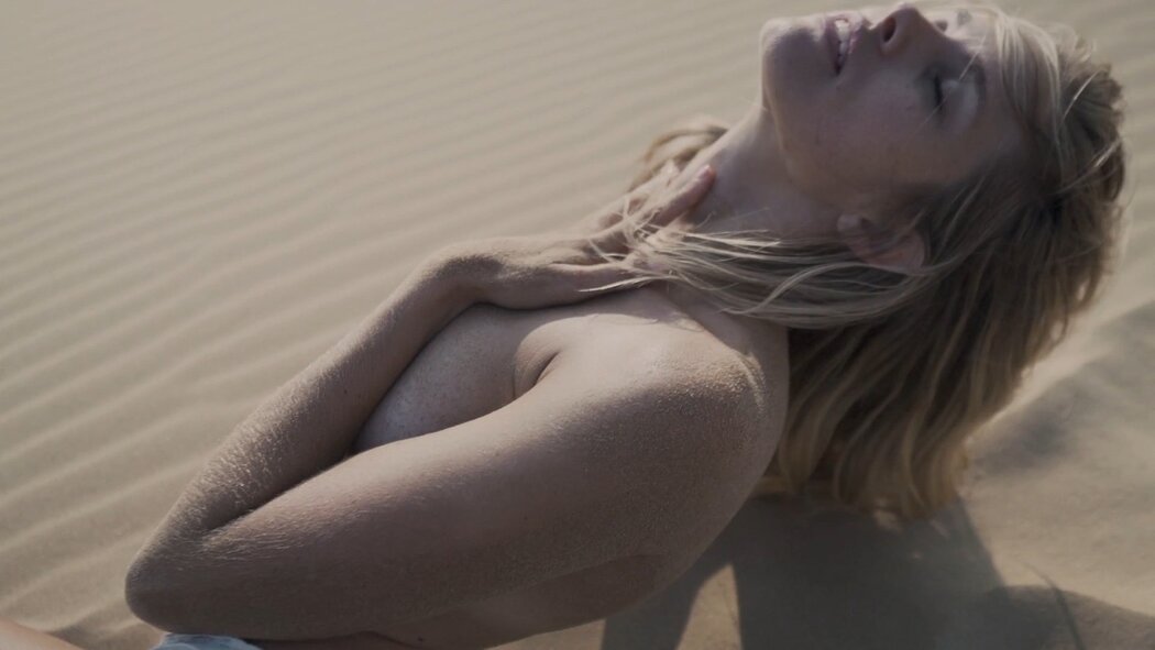 Natalie Roser Nude