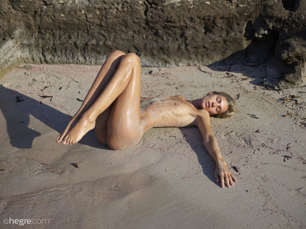 Paradise Nude