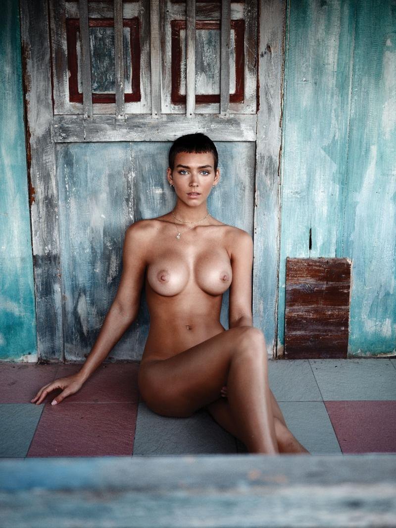 Rachel Nude