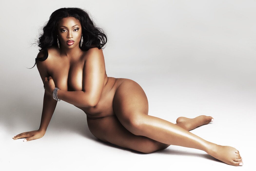 XXL Model Nude