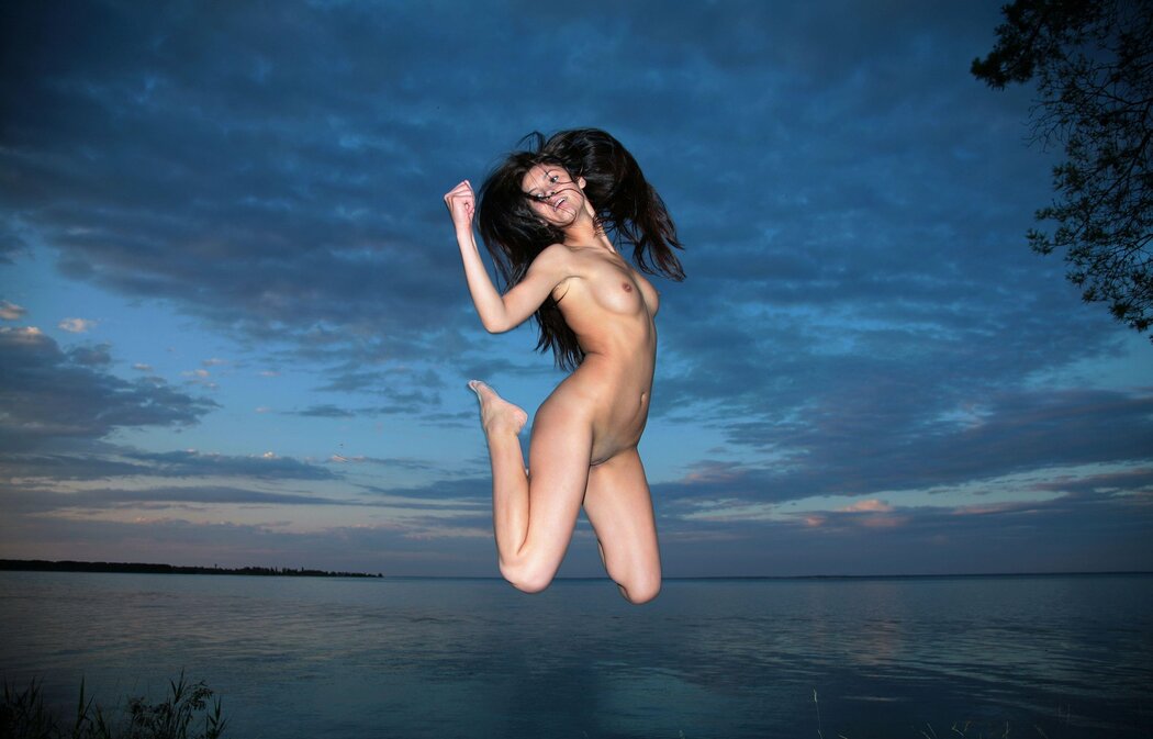 Nude Jump