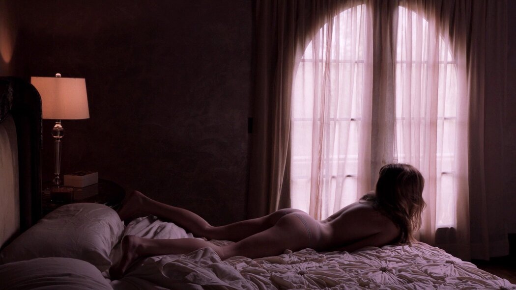 Lily Simmons Nude