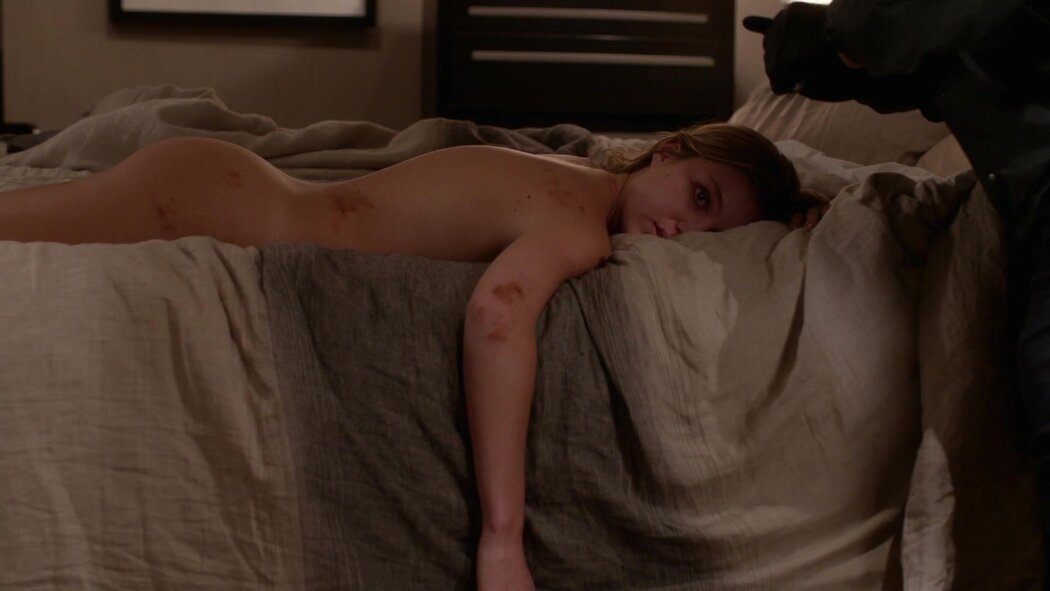 Lily Simmons Nude