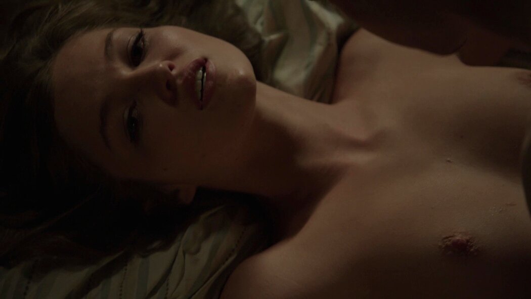 Lily Simmons Nude
