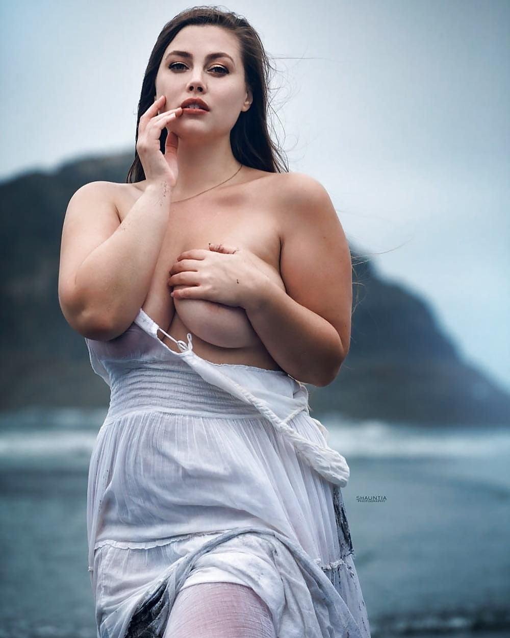 Plus Size Model Molly Nude