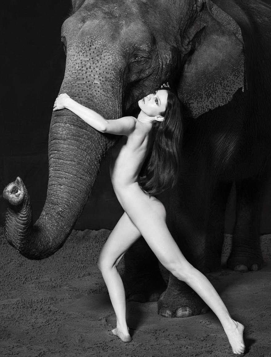 Nude Circus Girls