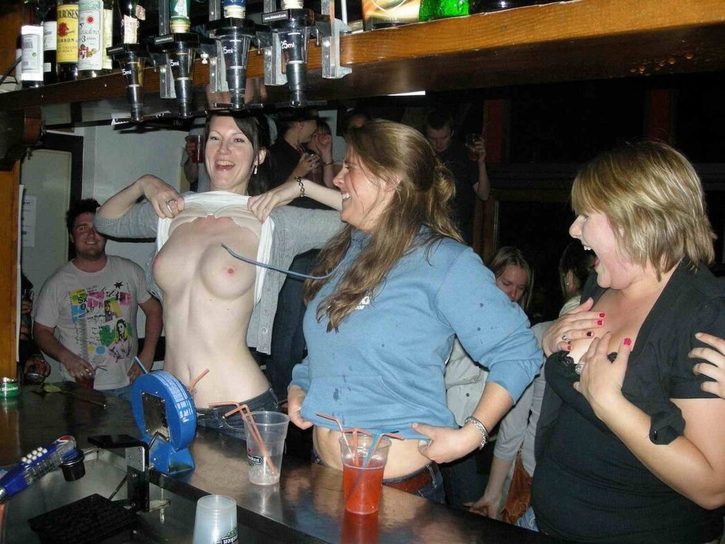 Nude Flashes Of Drunken Women