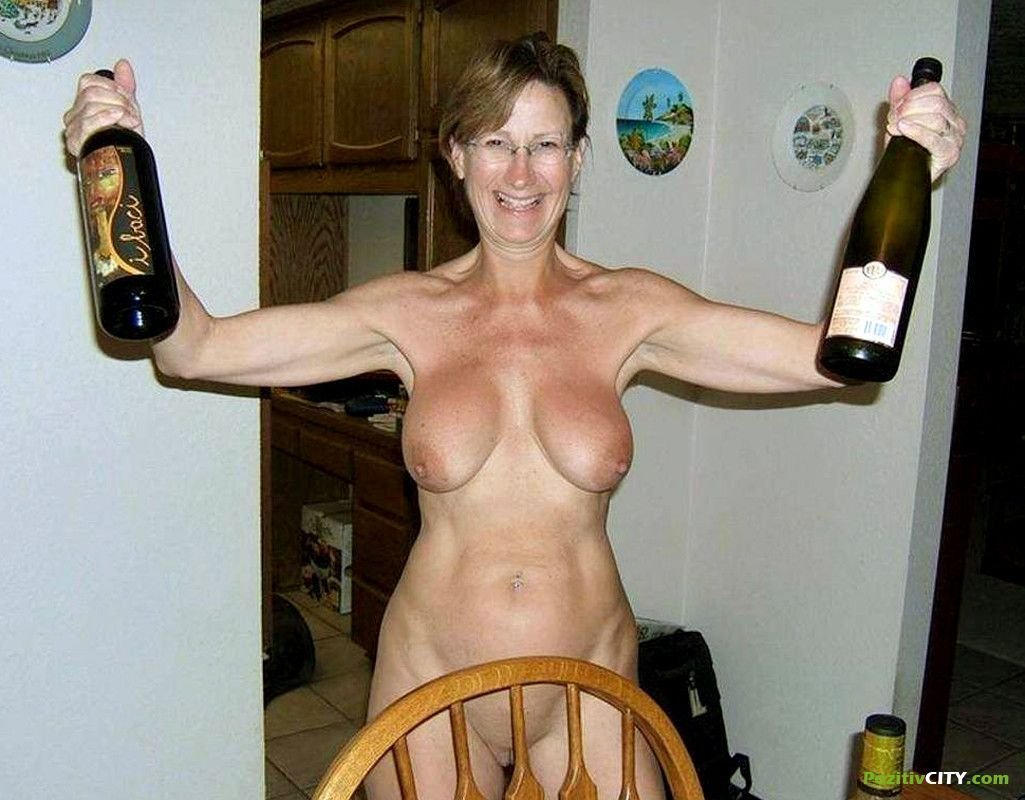 Nude Flashes Of Drunken Women