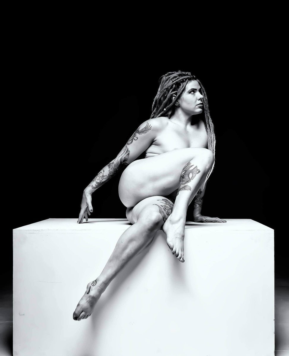 Poses For Nudes
