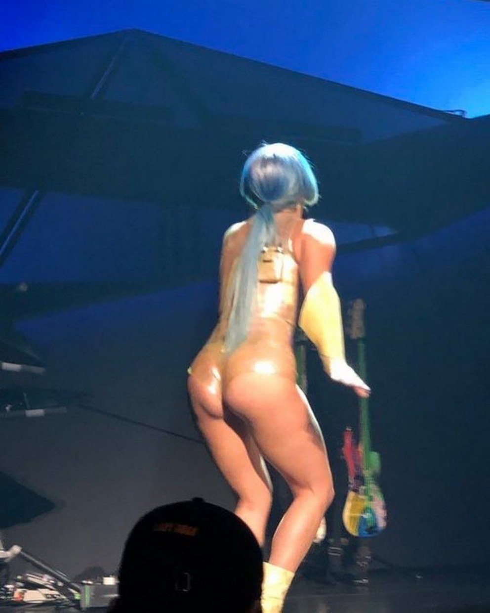 Singers Nude On Stage