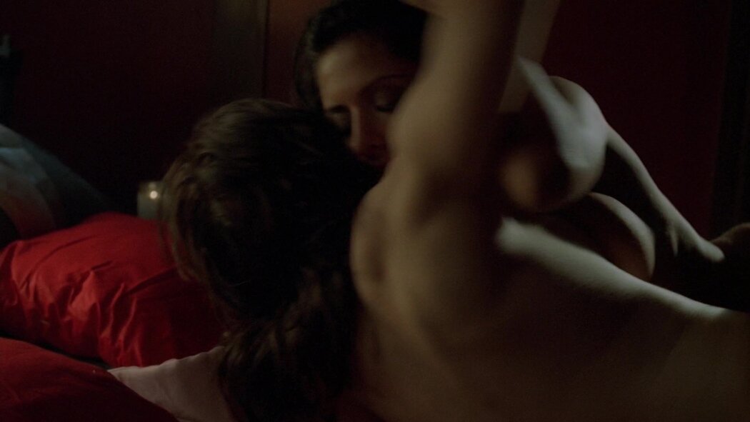 Sarah Shahi Nude Pics