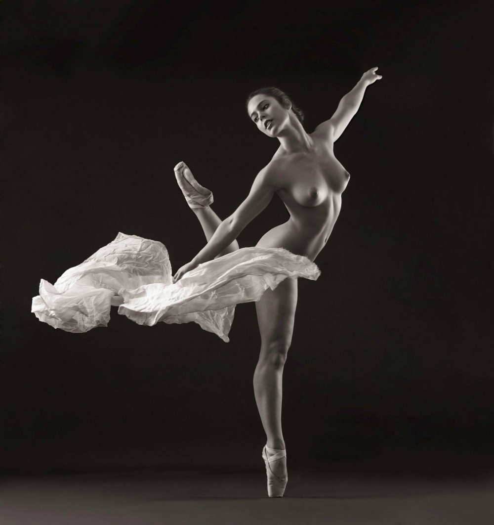Ava Ballerina Nude