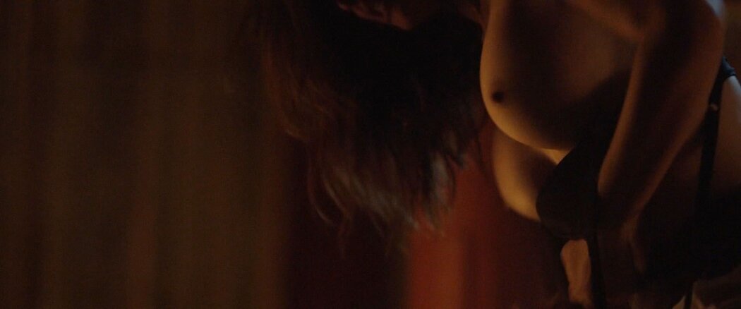 Sarah Malakul Nude