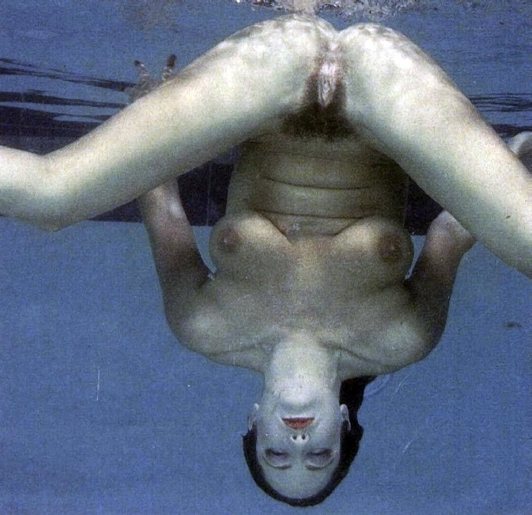 Nude Girl Diving