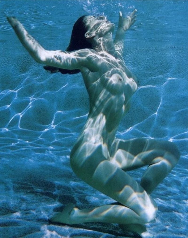 Nude Girl Diving