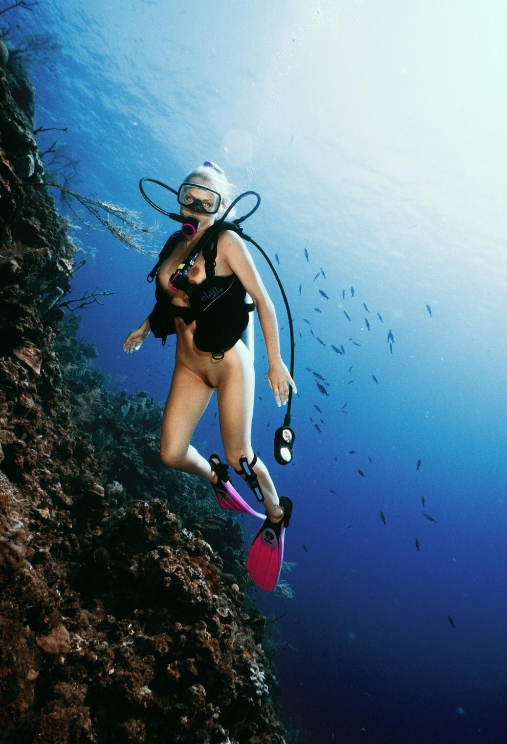 Nude Girl Diving
