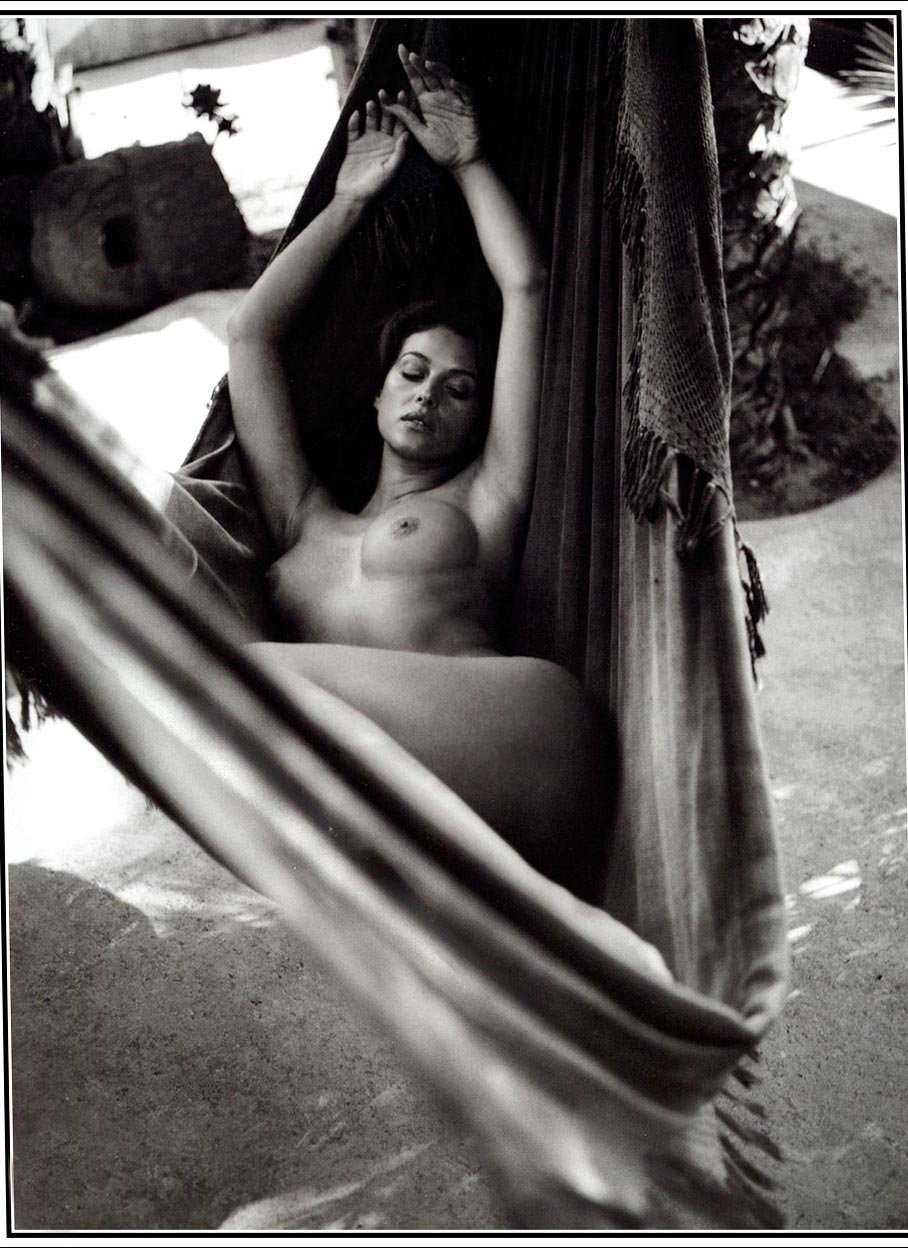Monica Bellucci Nude