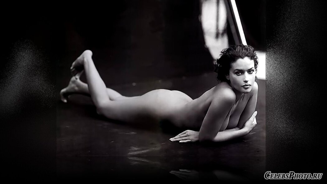 Monica Bellucci Nude