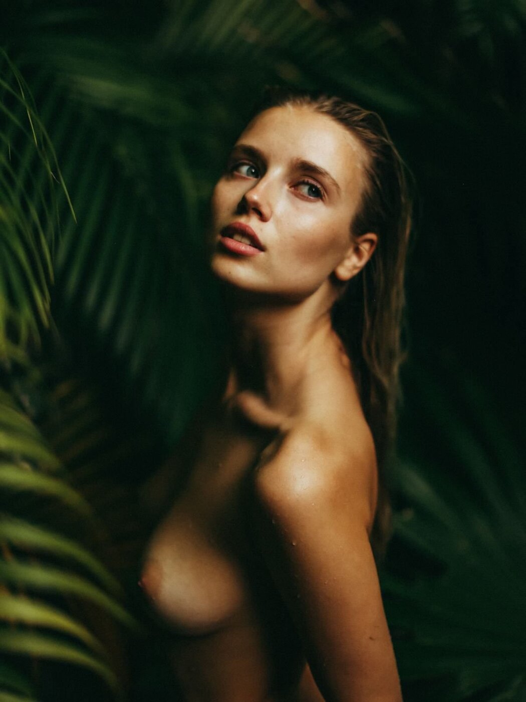 Polina Malinovskaya Nude