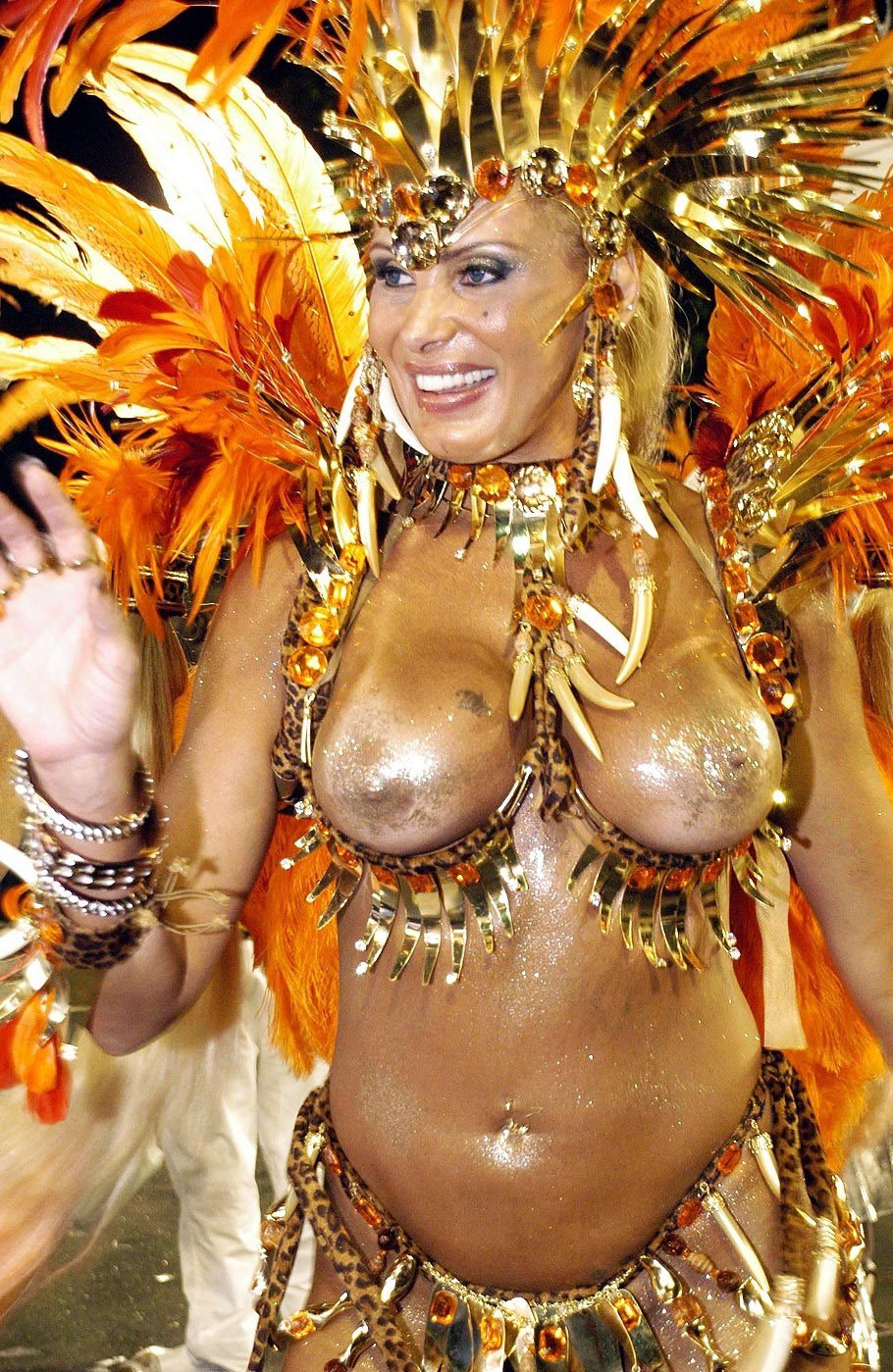 Karnaval Nude