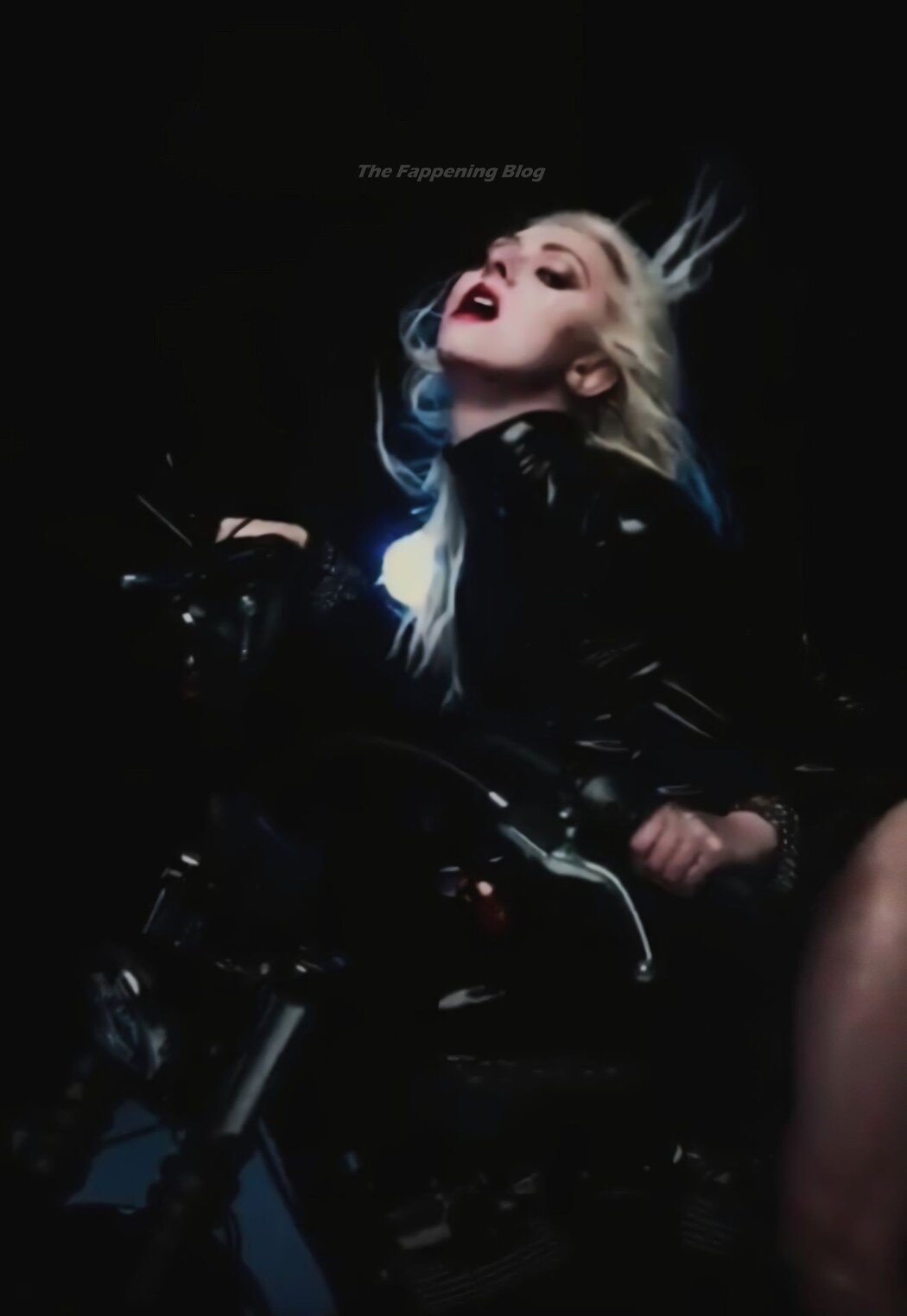 Taylor Momsen Nude