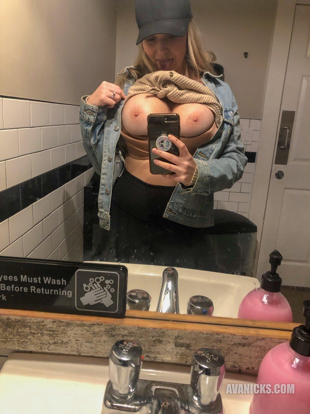 Ava Nicks