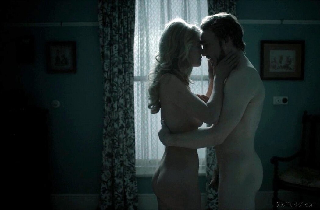 Rosamund Pike Nude