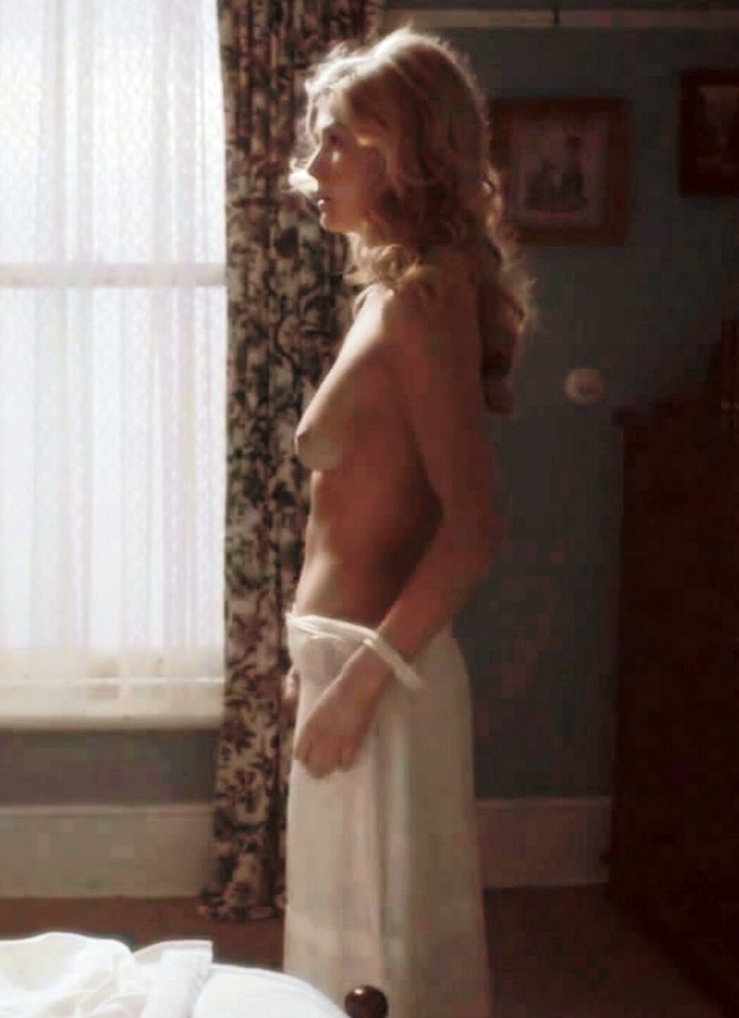 Rosamund Pike Nude