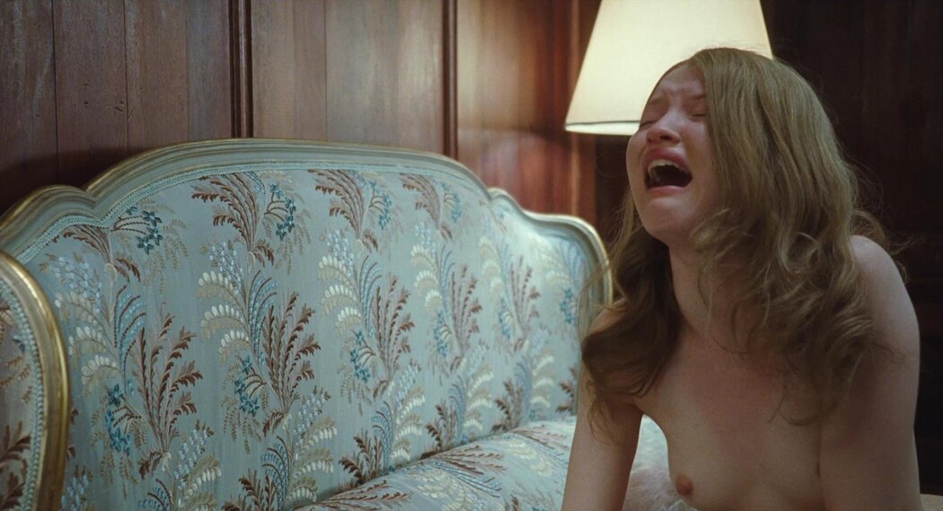 Emily Browning Nude