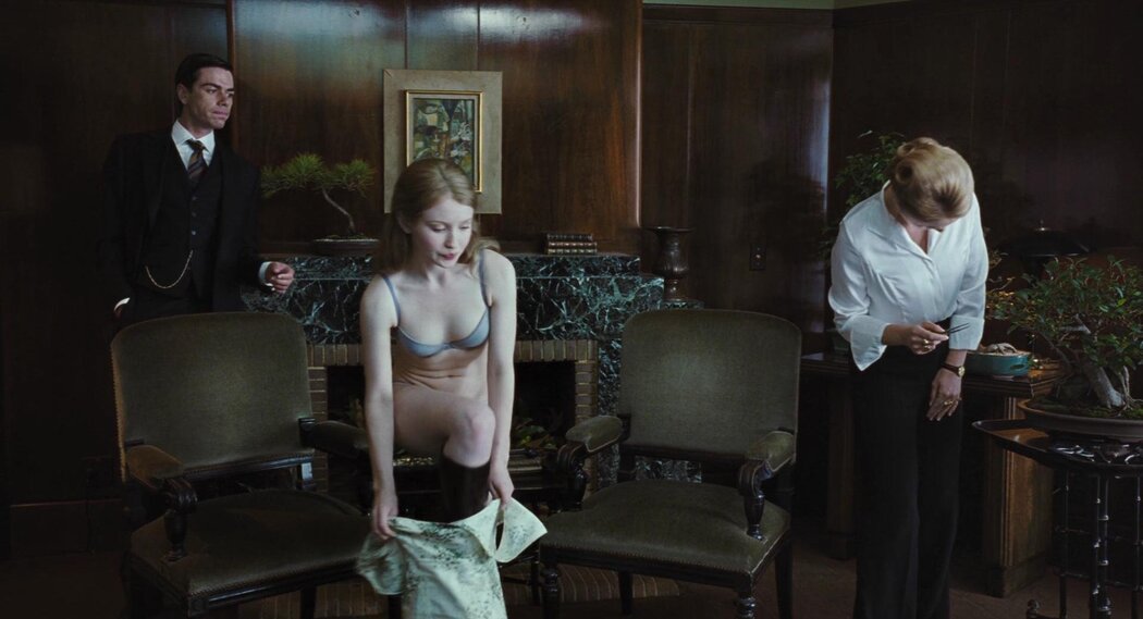 Emily Browning Nude