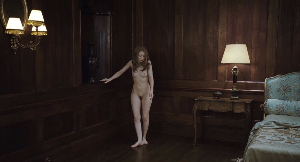 Emily Browning Nude