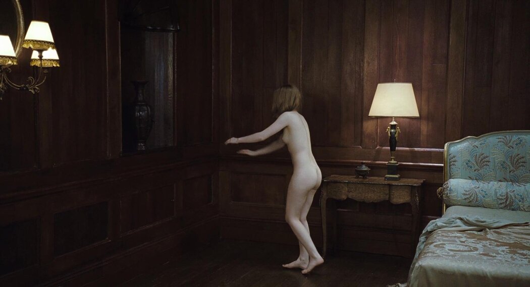 Emily Browning Nude