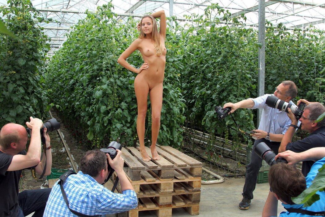 Nude Girls In Public