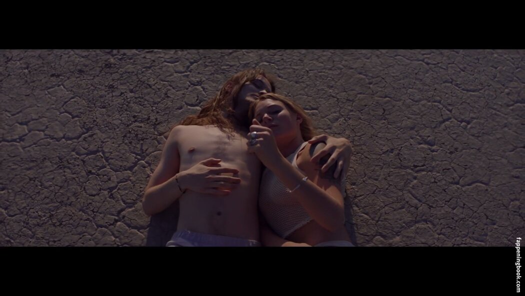 TOVE LO Nude