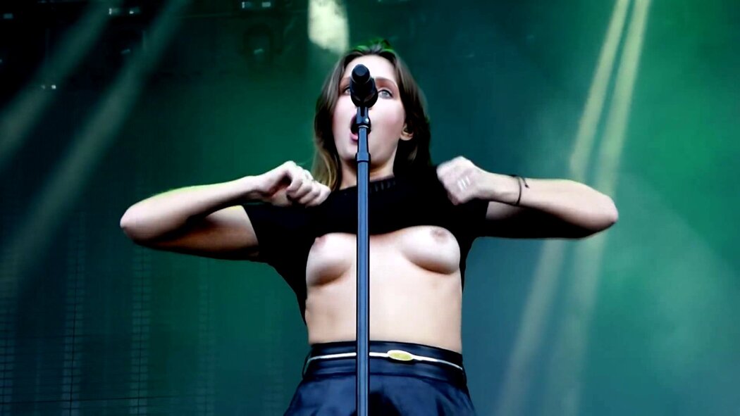 TOVE LO Nude