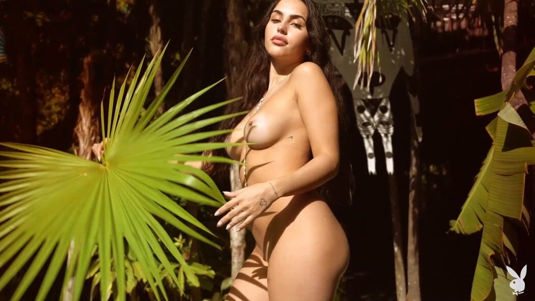 Claudia Tihan Nude