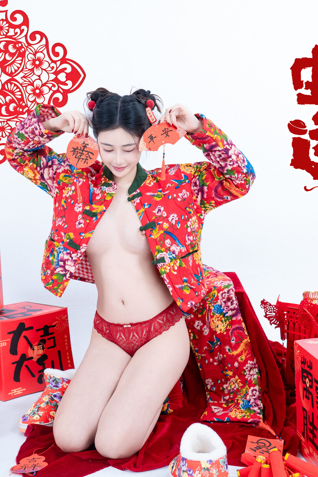 年年Nnian, 写真集 蛇来运转