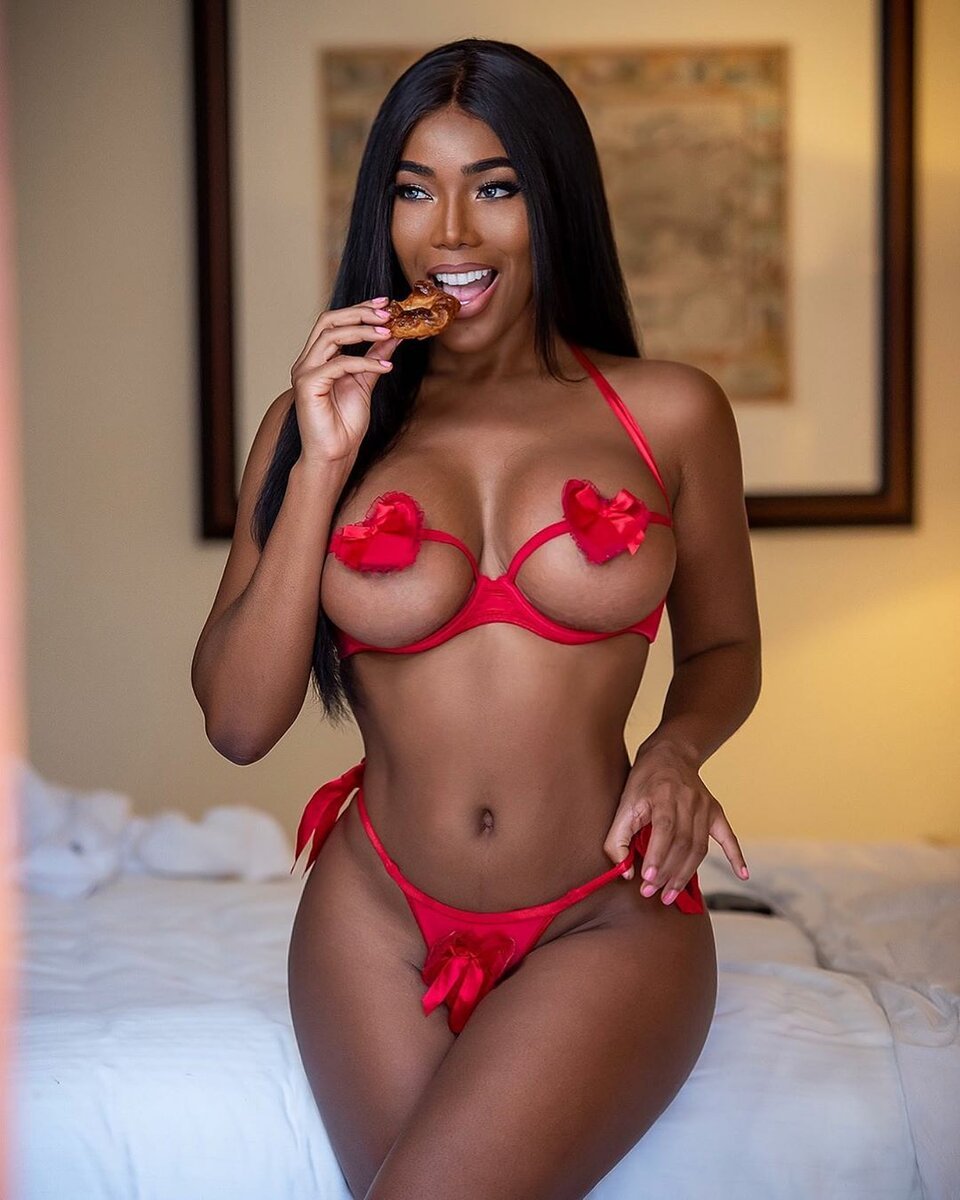 Monifa Jansen Nude