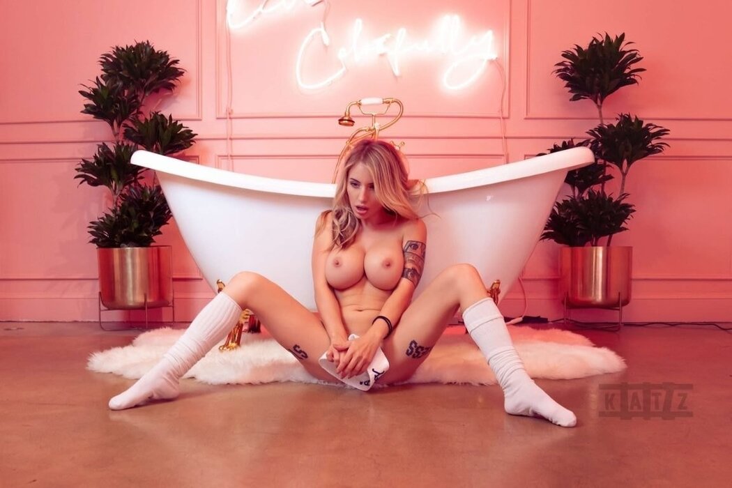 Valentines Day Nude