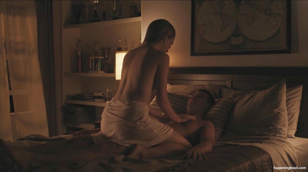 Willa Fitzgerald Nude