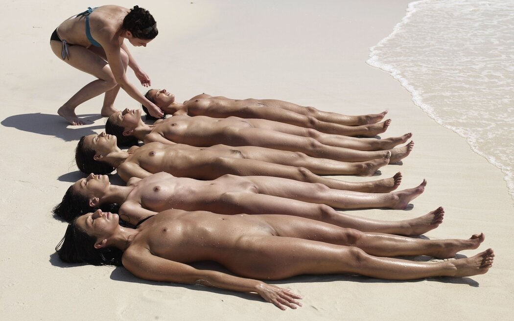 Naked PEOPLE