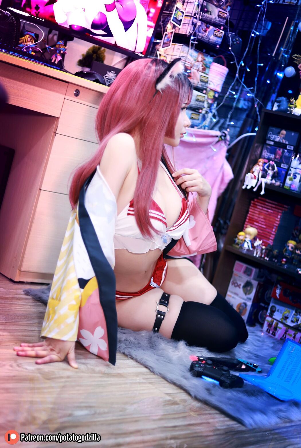 Coser@Potato Godzilla – Weeb Girl