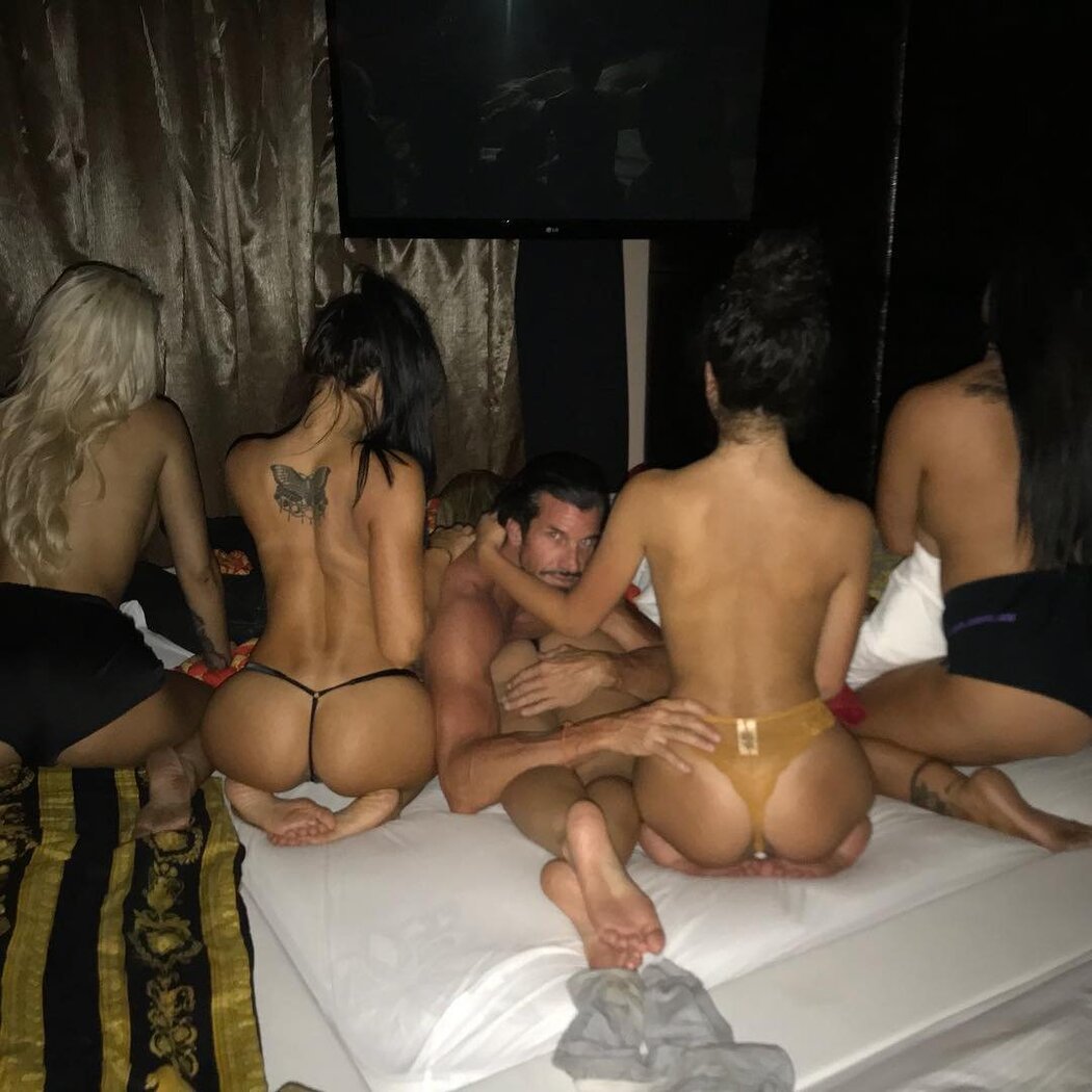 Dan Bilzerian Nude
