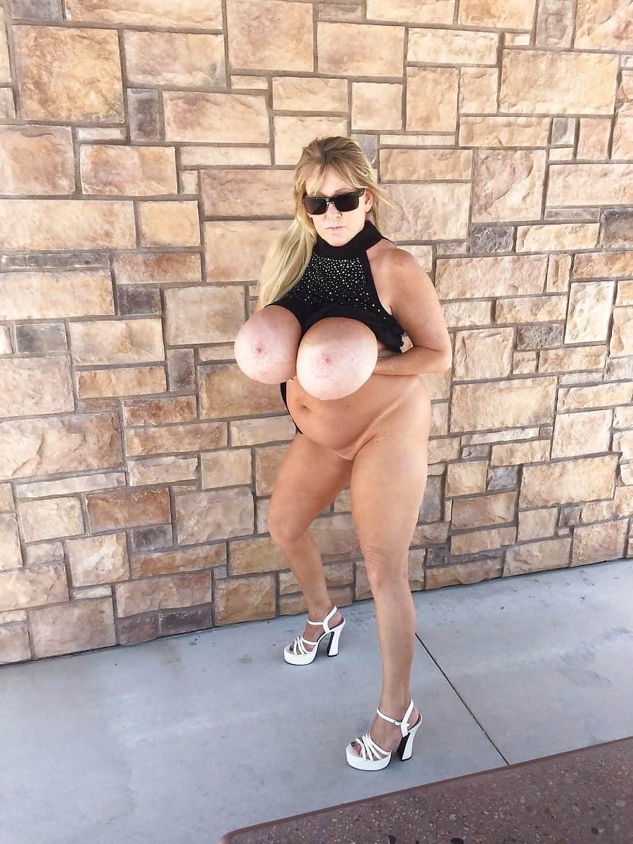 Kayla Kleevage Nude