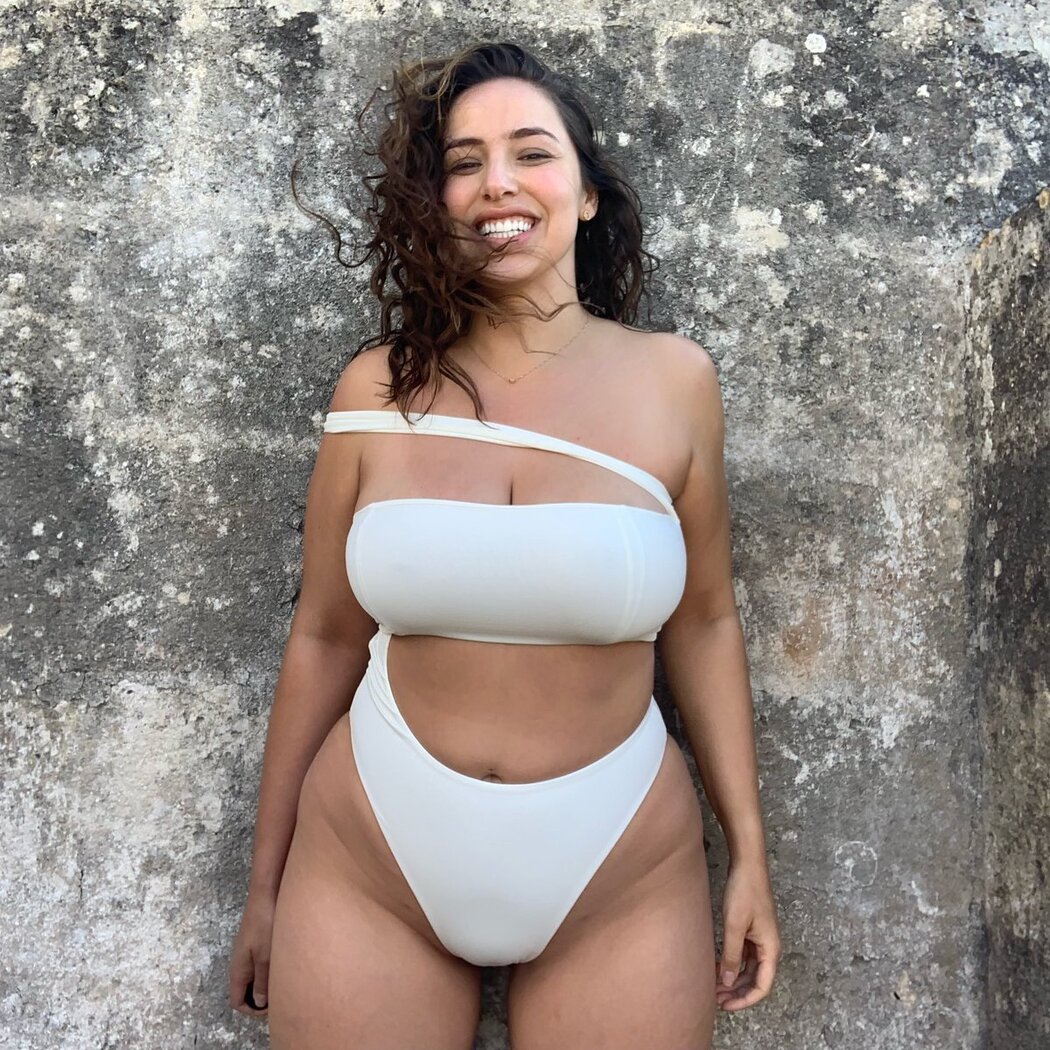 Jada Sezer