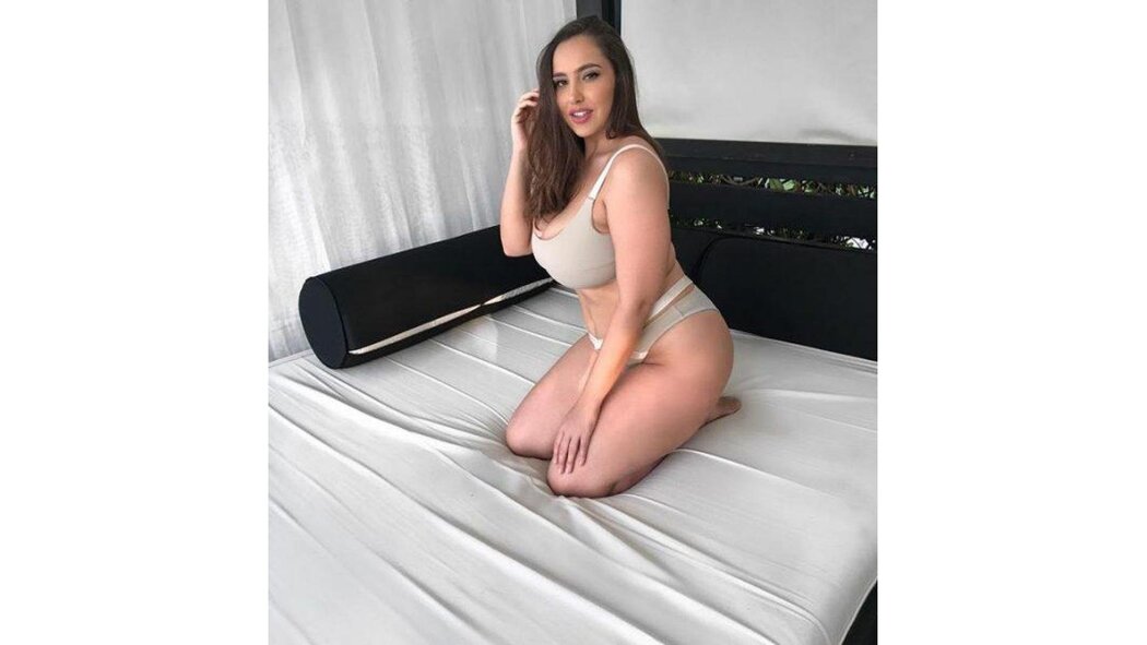 Jada Sezer
