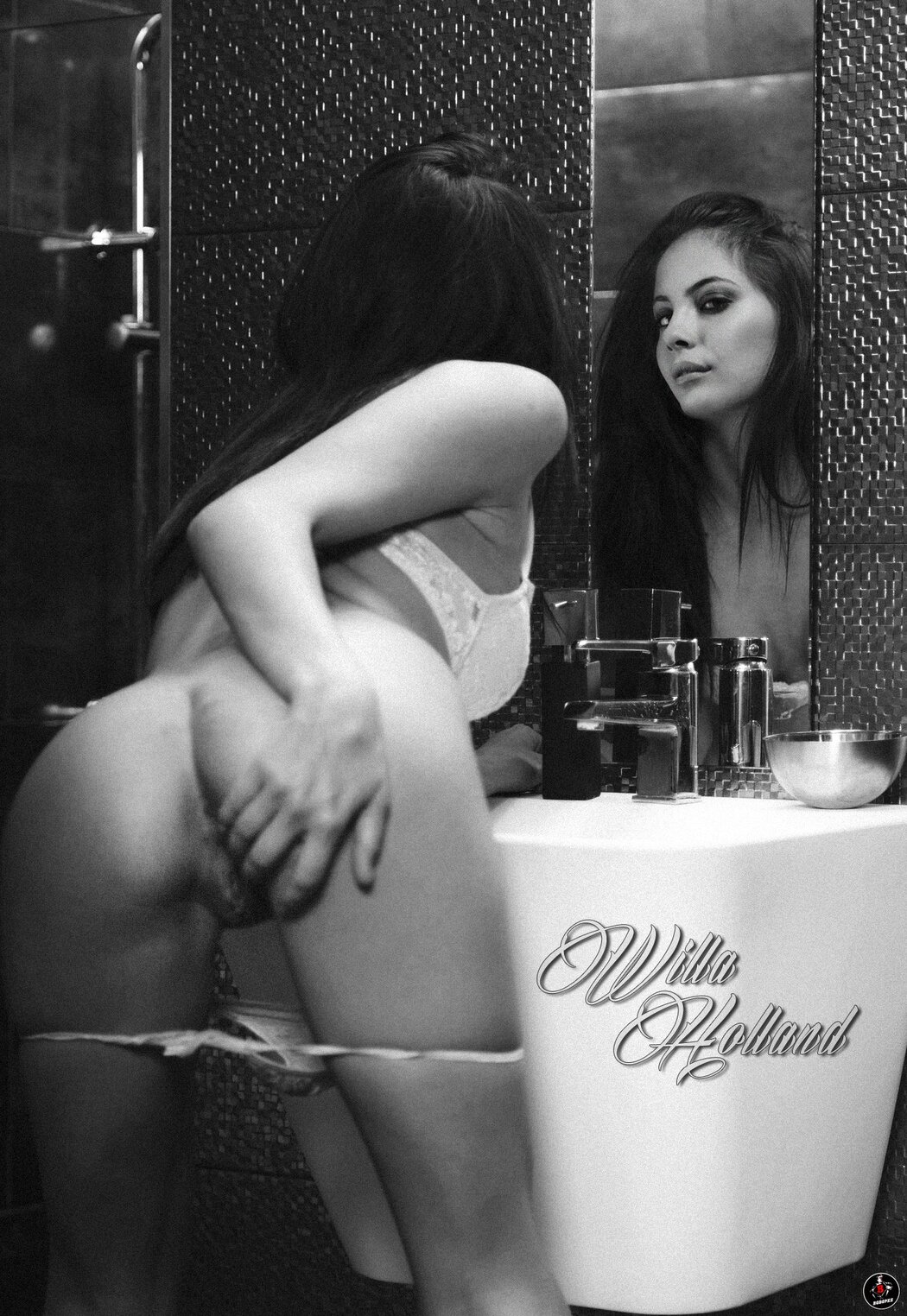 Willa Holland Leaked